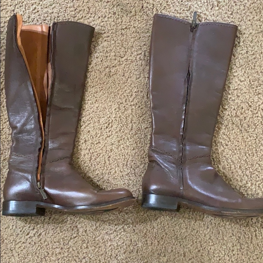 I’m selling a Original Franco Cuadra Brown boot.